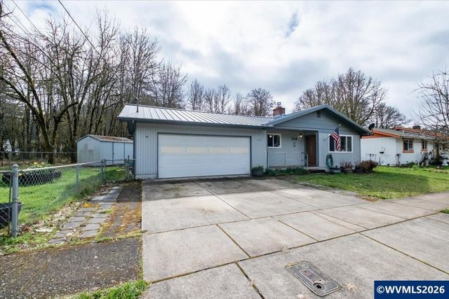 1435 Elm St, Sweet Home, OR 97386