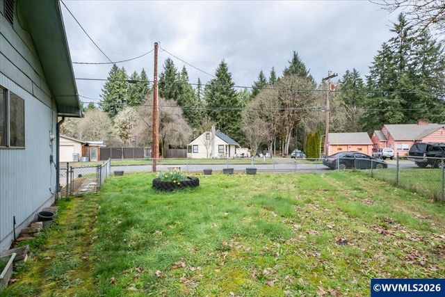 1435 Elm St, Sweet Home, OR 97386