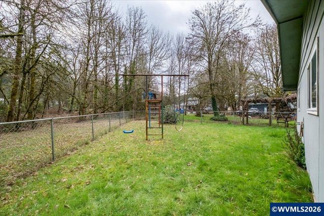 1435 Elm St, Sweet Home, OR 97386