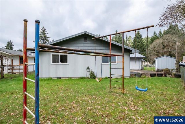 1435 Elm St, Sweet Home, OR 97386