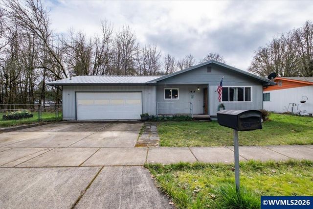 1435 Elm St, Sweet Home, OR 97386