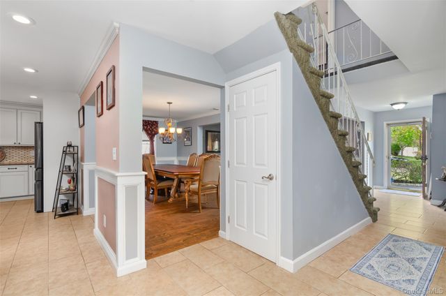 18 Calicotree Lane, Coram, NY 11727
