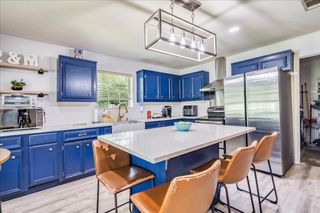 123 Crossroads DR, Dale, TX 78616