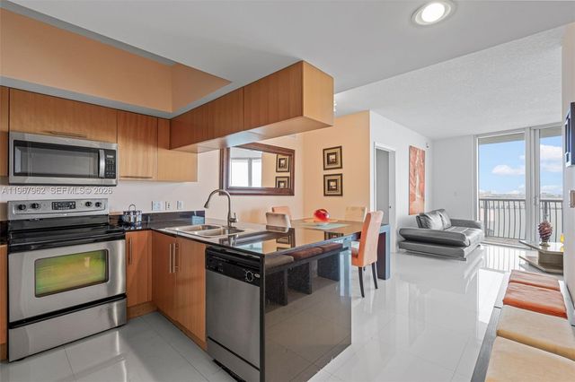 1750 N Bayshore Dr 3901, Miami, FL 33132