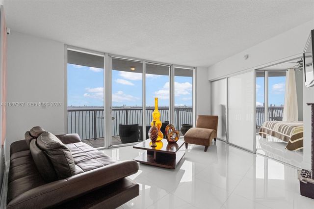 1750 N Bayshore Dr 3901, Miami, FL 33132