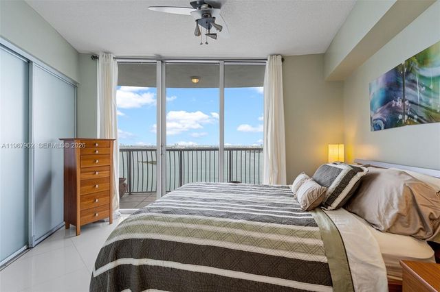 1750 N Bayshore Dr 3901, Miami, FL 33132