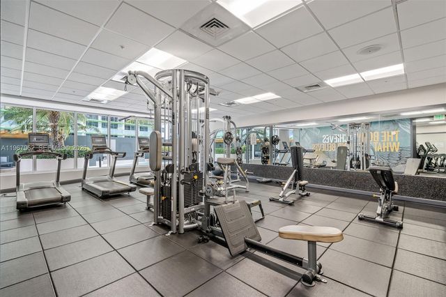 1750 N Bayshore Dr 3901, Miami, FL 33132