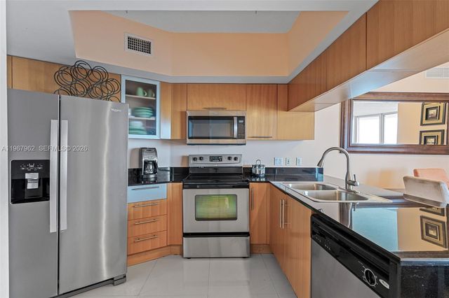 1750 N Bayshore Dr 3901, Miami, FL 33132