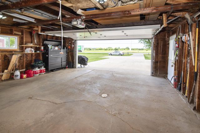 N10454 County Road V, Mayville, WI 53050