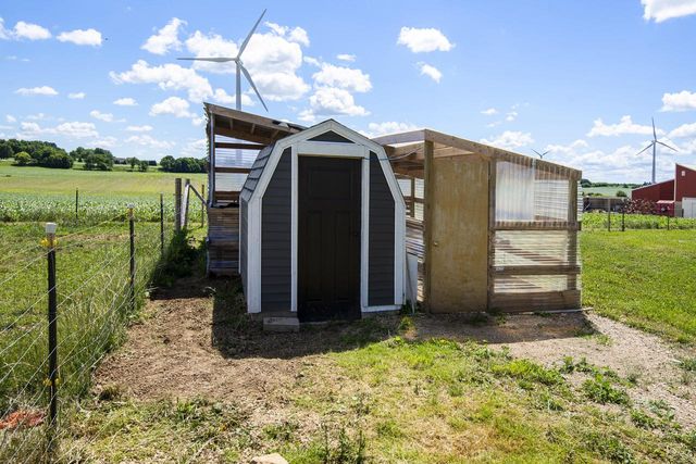 N10454 County Road V, Mayville, WI 53050