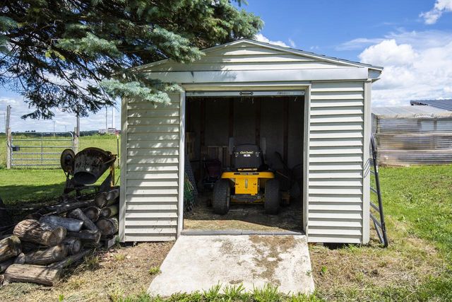 N10454 County Road V, Mayville, WI 53050