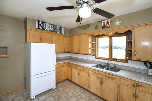 N10454 County Road V, Mayville, WI 53050