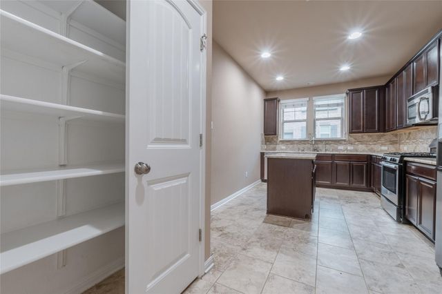 7220 Wyoming Springs DR 203, Round Rock, TX 78681