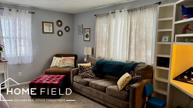 719 N Saginaw Street, Owosso, MI 48867