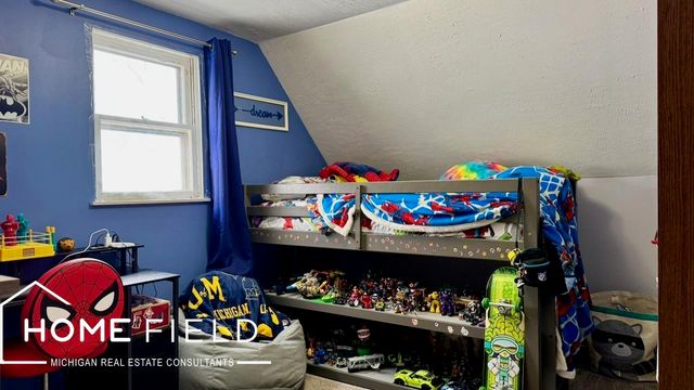 719 N Saginaw Street, Owosso, MI 48867