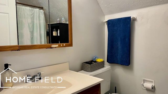 719 N Saginaw Street, Owosso, MI 48867