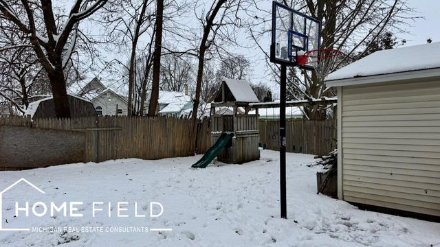 719 N Saginaw Street, Owosso, MI 48867