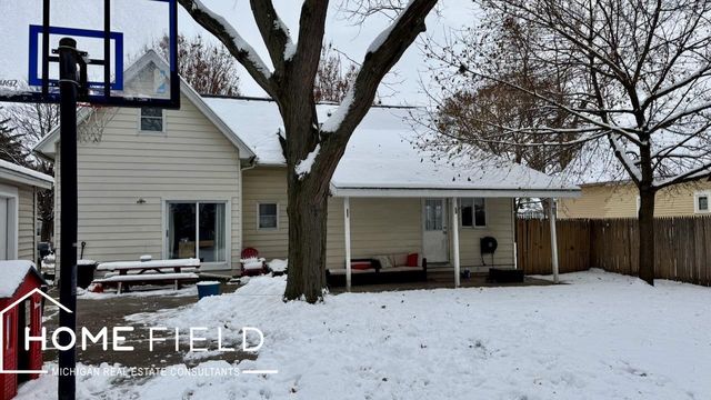 719 N Saginaw Street, Owosso, MI 48867