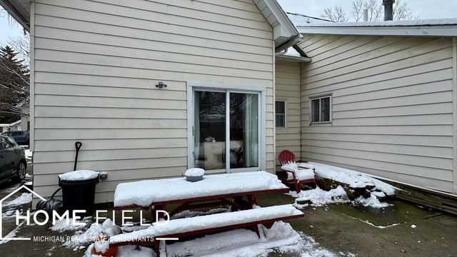 719 N Saginaw Street, Owosso, MI 48867