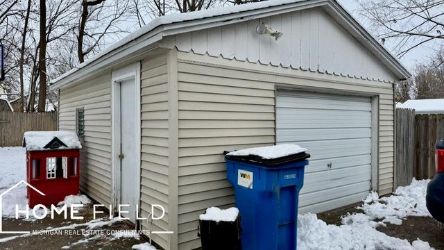 719 N Saginaw Street, Owosso, MI 48867