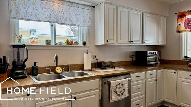 719 N Saginaw Street, Owosso, MI 48867