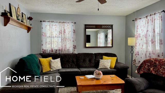 719 N Saginaw Street, Owosso, MI 48867