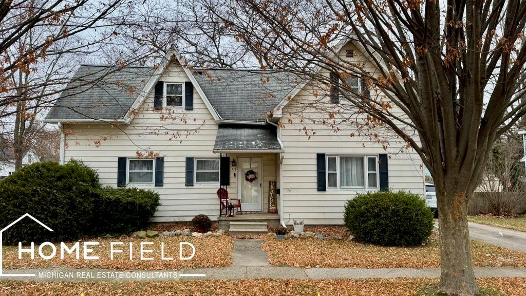 719 N Saginaw Street, Owosso, MI 48867