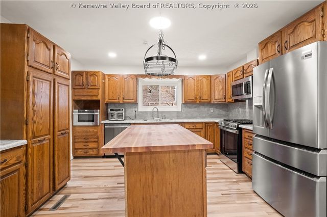 1909 Garretts Bend Road, Sod, WV 25564