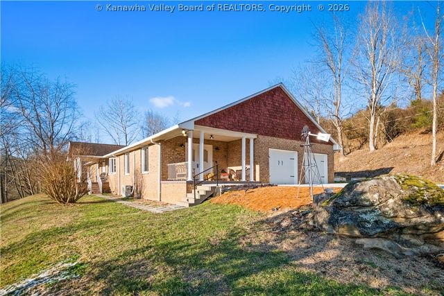 1909 Garretts Bend Road, Sod, WV 25564