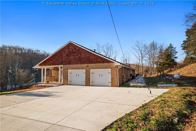 1909 Garretts Bend Road, Sod, WV 25564