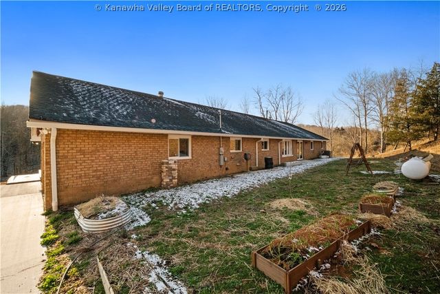 1909 Garretts Bend Road, Sod, WV 25564