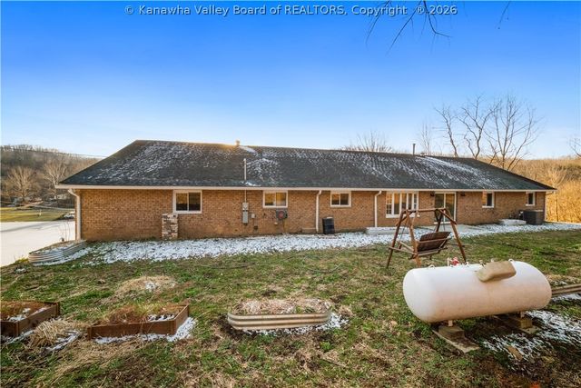1909 Garretts Bend Road, Sod, WV 25564