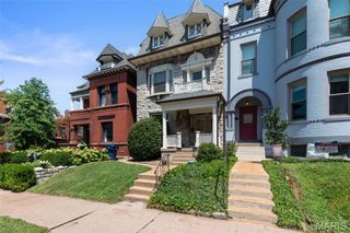 3671 Russell Boulevard, St Louis, MO 63110