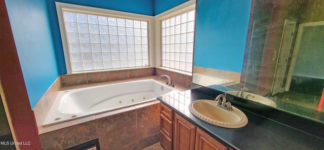 17139 Fenton Dedeaux Road, Kiln, MS 39556