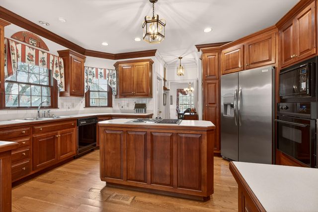 1213 Taborlake Cove, Lexington, KY 40502