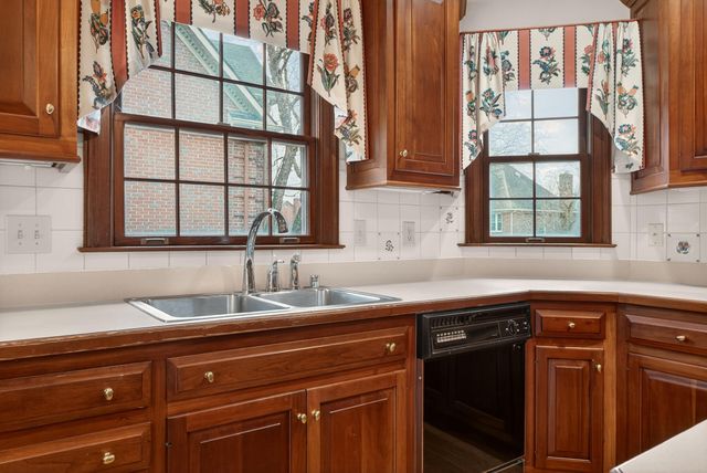 1213 Taborlake Cove, Lexington, KY 40502