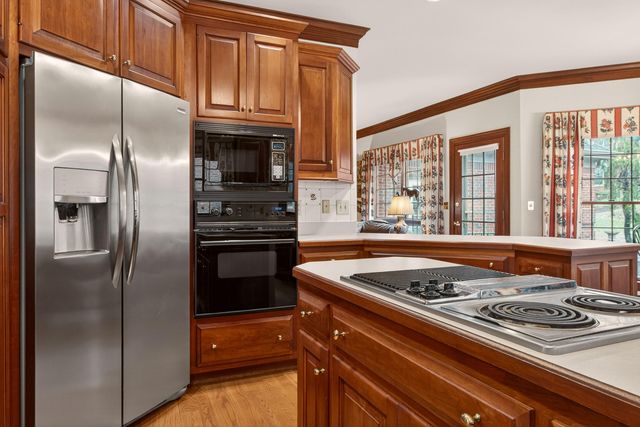 1213 Taborlake Cove, Lexington, KY 40502