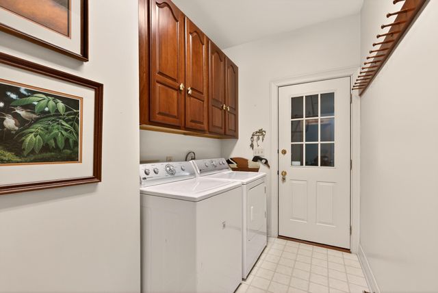 1213 Taborlake Cove, Lexington, KY 40502