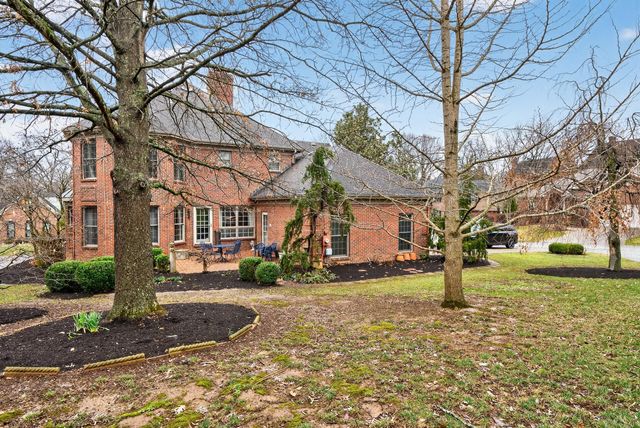 1213 Taborlake Cove, Lexington, KY 40502