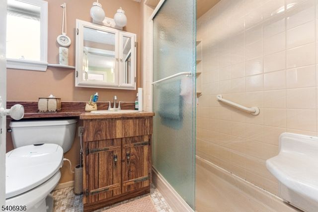 356 Washington Ave, Clifton City, NJ 07011