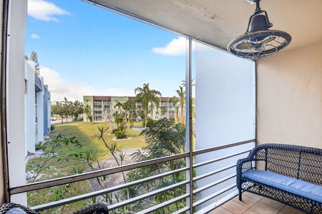 1630 Embassy Drive 207, West Palm Beach, FL 33401