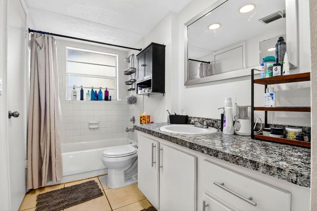 1630 Embassy Drive 207, West Palm Beach, FL 33401