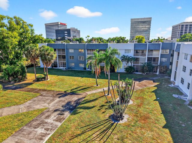 1630 Embassy Drive 207, West Palm Beach, FL 33401