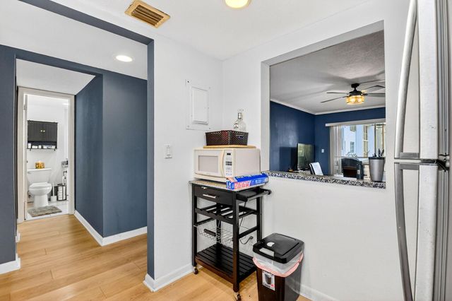 1630 Embassy Drive 207, West Palm Beach, FL 33401