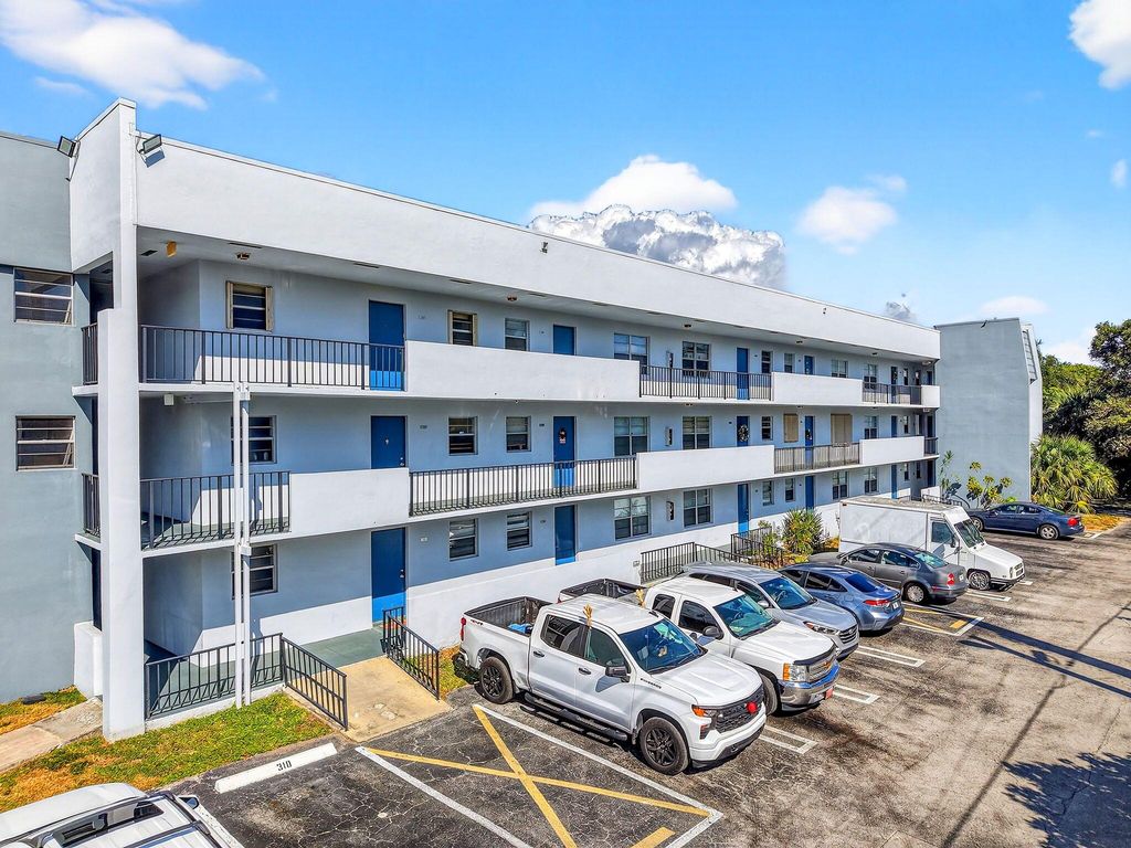 1630 Embassy Drive 207, West Palm Beach, FL 33401