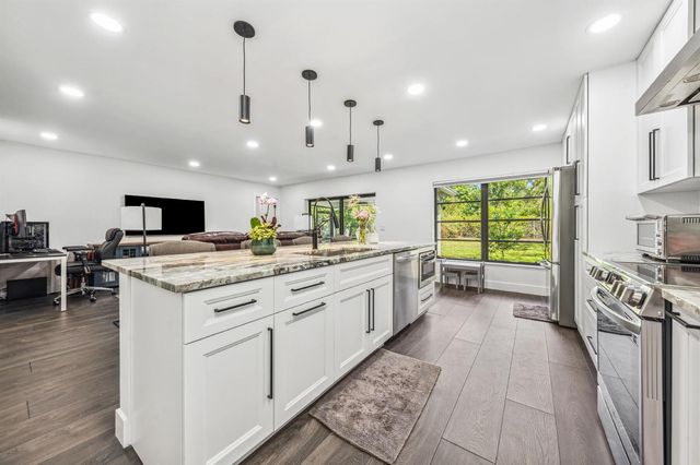 10908 SE Hobart Street, Jupiter, FL 33469