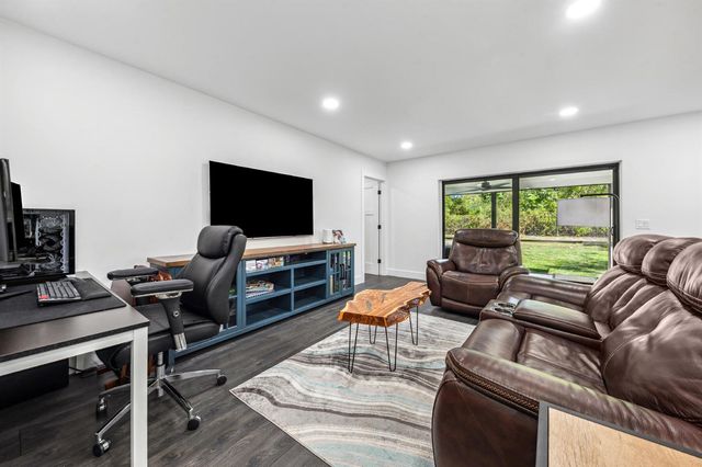 10908 SE Hobart Street, Jupiter, FL 33469