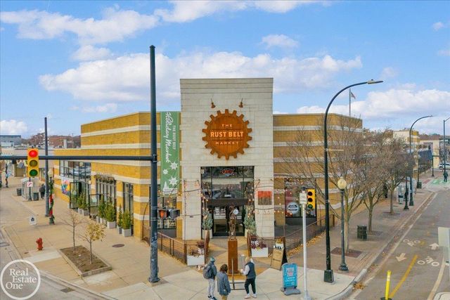 23108 Pilgrim Avenue, Hazel Park, MI 48030