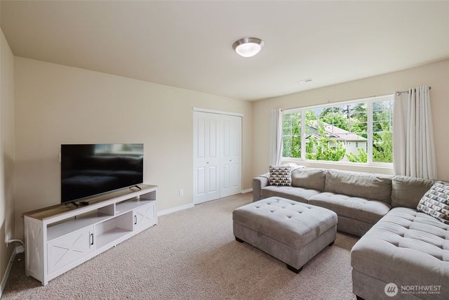 3677 SE Chesterton Drive, Port Orchard, WA 98366