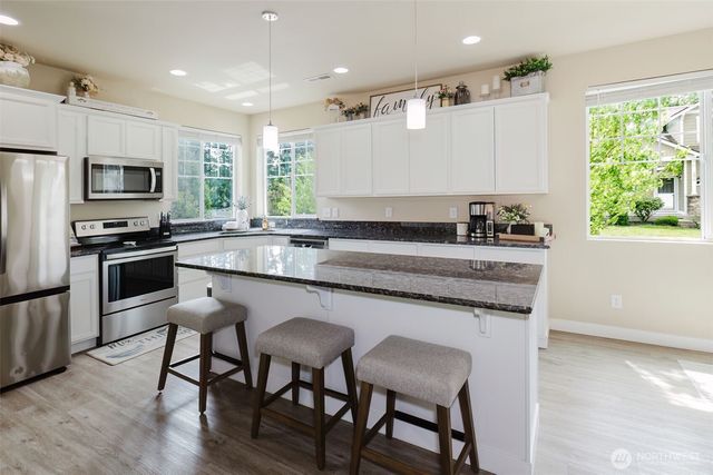 3677 SE Chesterton Drive, Port Orchard, WA 98366